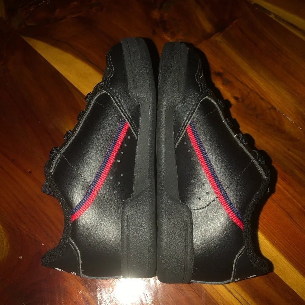 NWOT Adidas Continental 80’s